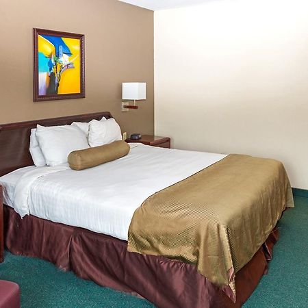 Super 8 By Wyndham Somerset Extérieur photo