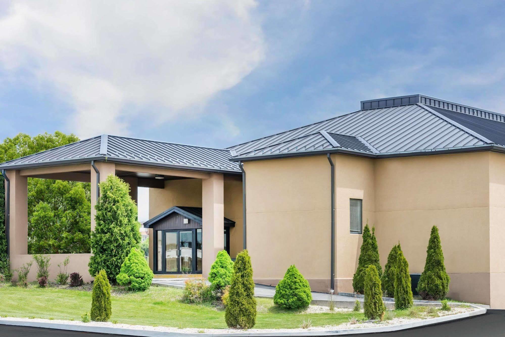 Super 8 By Wyndham Somerset Extérieur photo