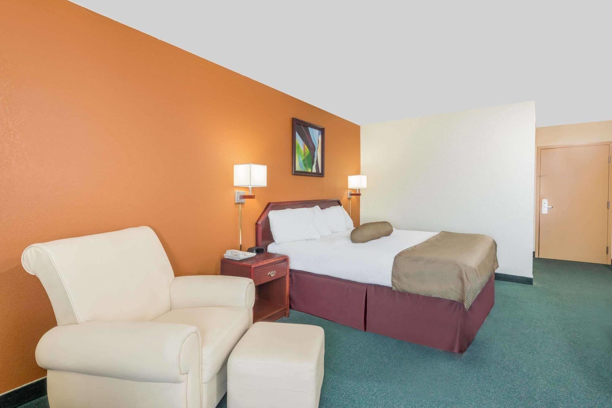 Super 8 By Wyndham Somerset Extérieur photo