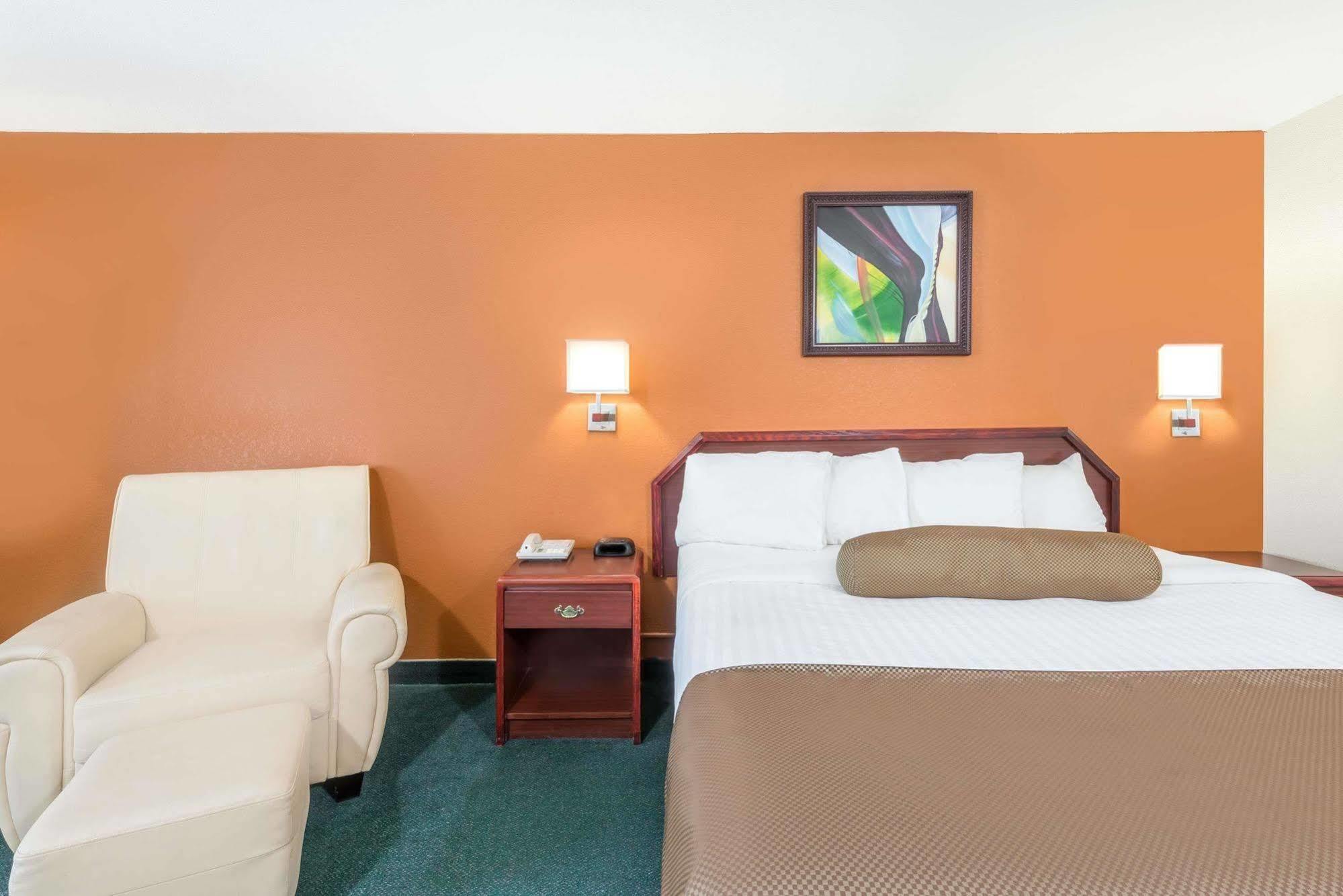 Super 8 By Wyndham Somerset Extérieur photo
