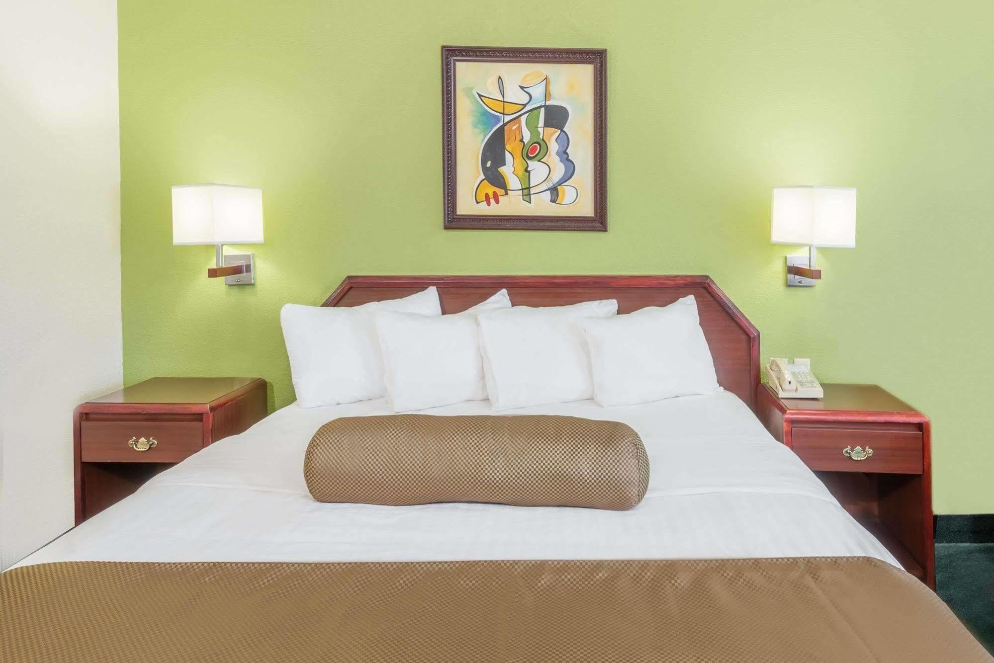 Super 8 By Wyndham Somerset Extérieur photo