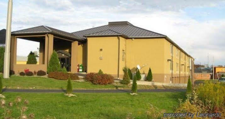 Super 8 By Wyndham Somerset Extérieur photo